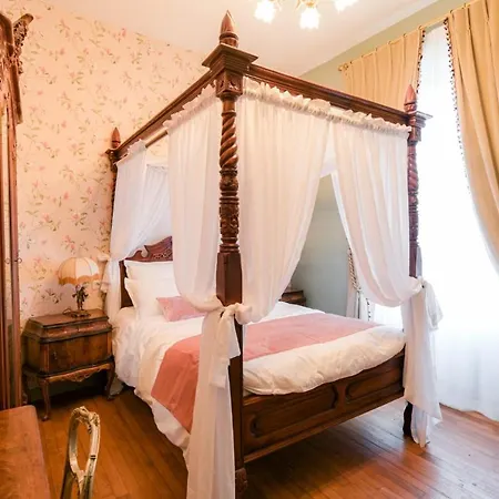 Le Petit Château De Au Bois Du Mée 4* Barbizon