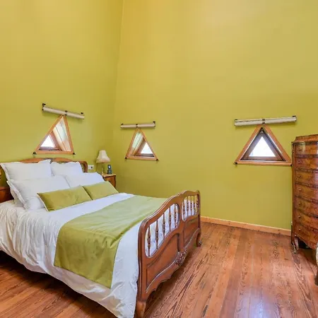 Le Petit Chateau De Au Bois Du Mee 4*