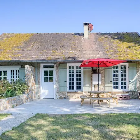 Bed and breakfast Le Petit Château De Au Bois Du Mée 4*