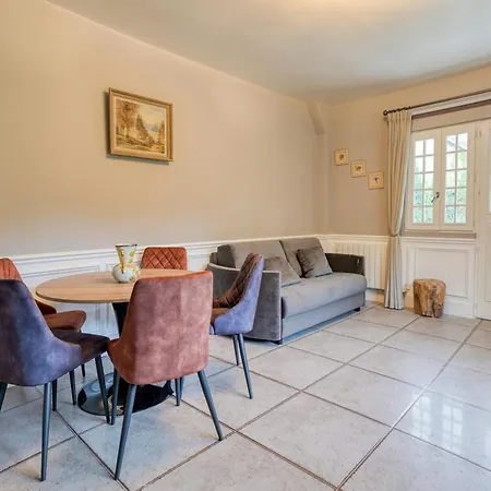 Le Petit Château De Au Bois Du Mée 4* Barbizon