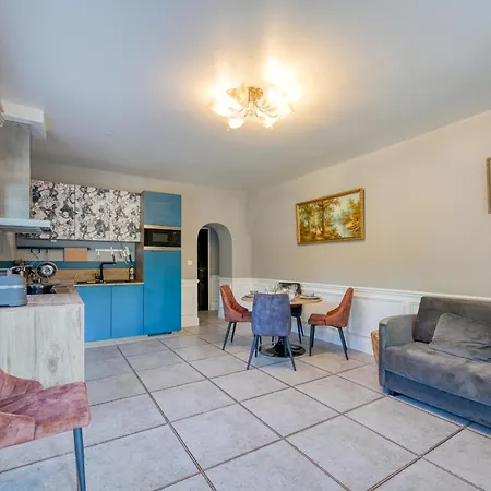 Nocleg ze śniadaniem Le Petit Chateau De Au Bois Du Mee