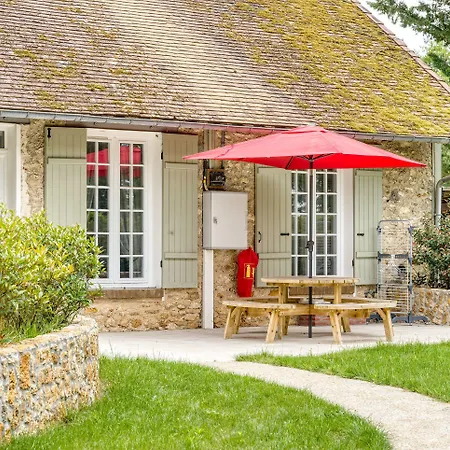 Le Petit Château De Au Bois Du Mée Bed and breakfast