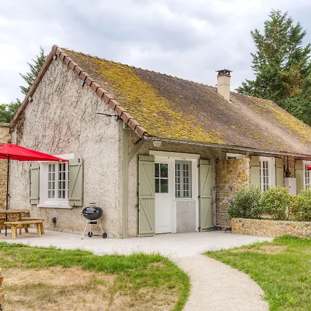 Le Petit Château De Au Bois Du Mée 4*