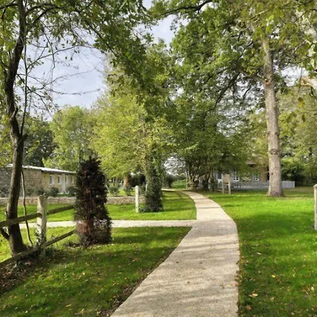 Le Petit Château De Au Bois Du Mée